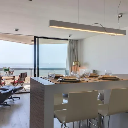 Luxury With Seaview アパート